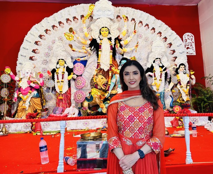 Jyoti Saxena Celebrates Navratri By Offering Kanya Bhojan Along With Maha Havan At Her Humble Abode- Check Picks